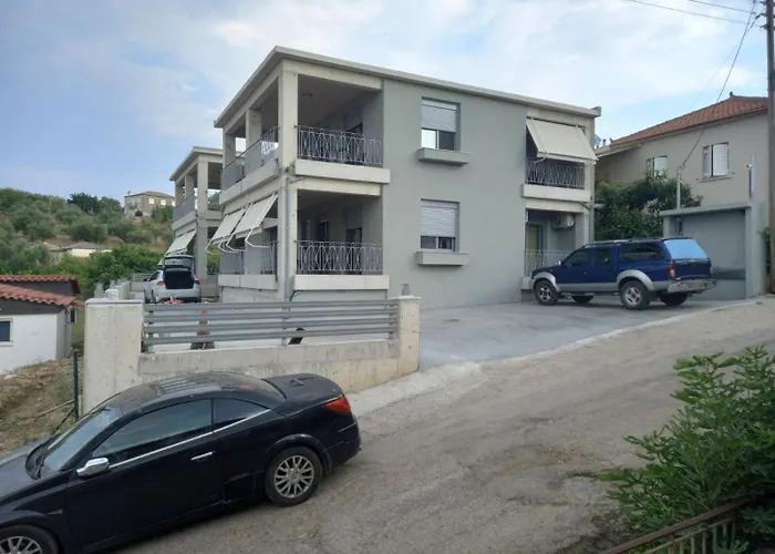 Makarounis Athanasios *